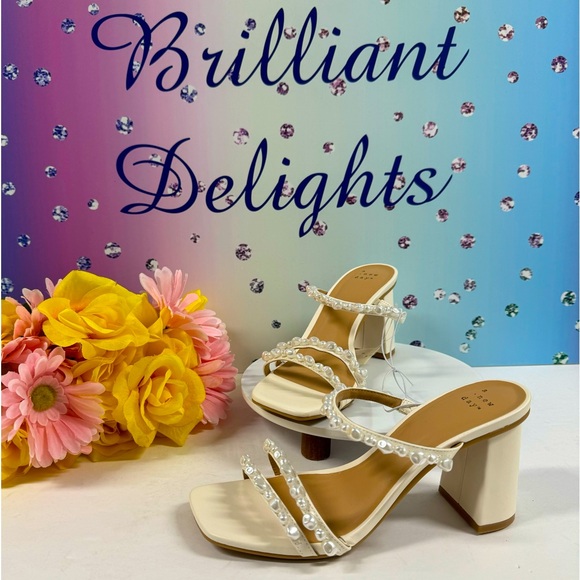 🤍SALE! WIDE FAUX PEARL MULE HEELS - Picture 1 of 10